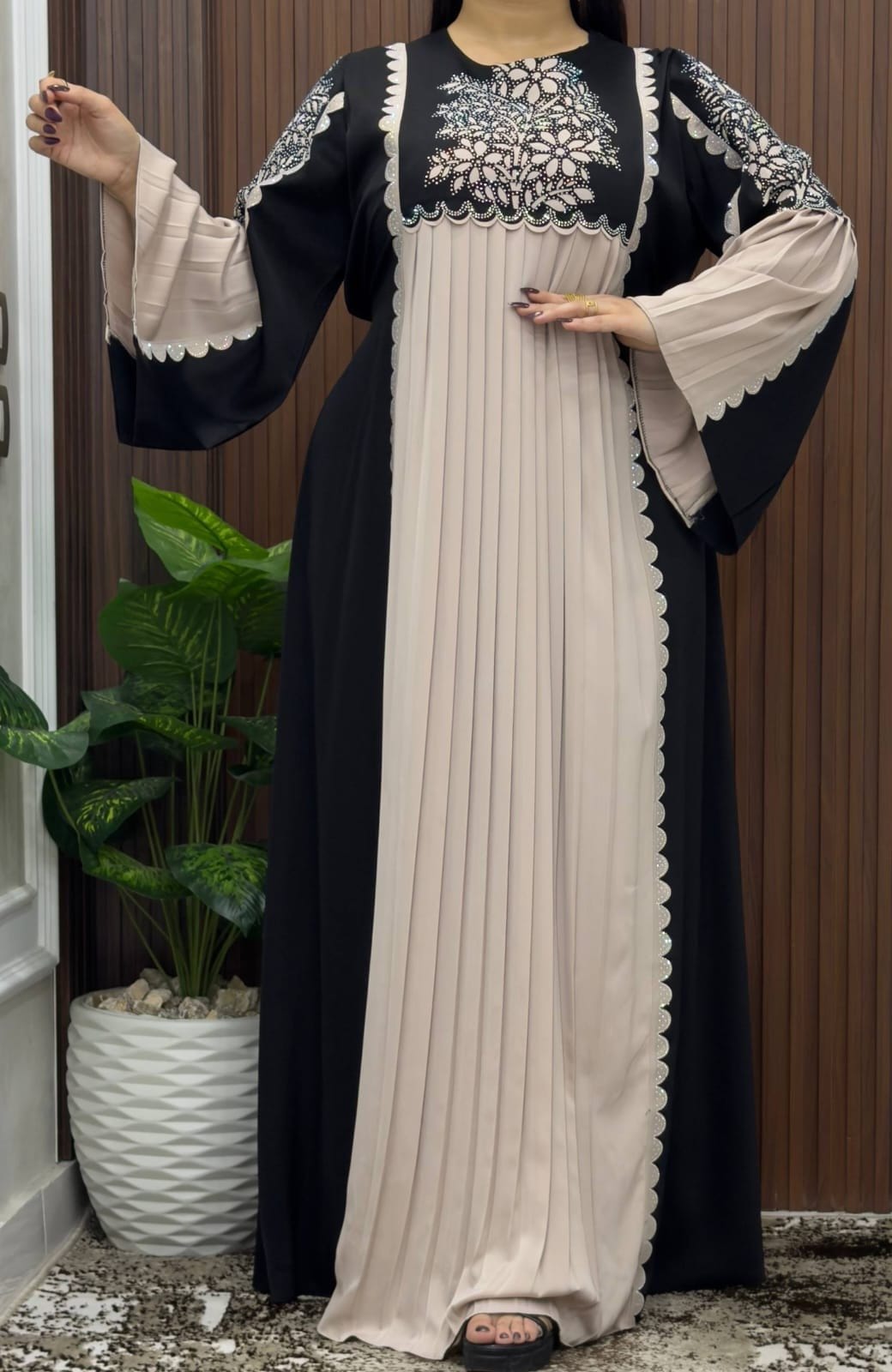 عبايات عصرية فاخرة